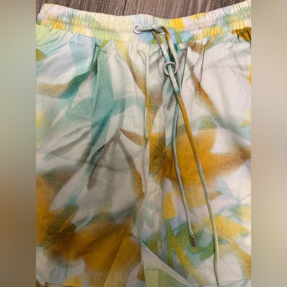 The Fifth Label Organic Script Shorts Floral Print Size S NWT - Picture 3 of 7